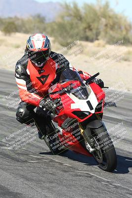 media/Dec-04-2025-Racers Edge (Thu) [[5ebc9f124d]]/3-B Group/3-Session 2 (Turn 7 Inside)/